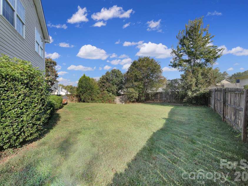 6029 Timbertop Lane, Charlotte, NC 28215.  MLS# CAR4435438, YatesRealty ID 57535. 