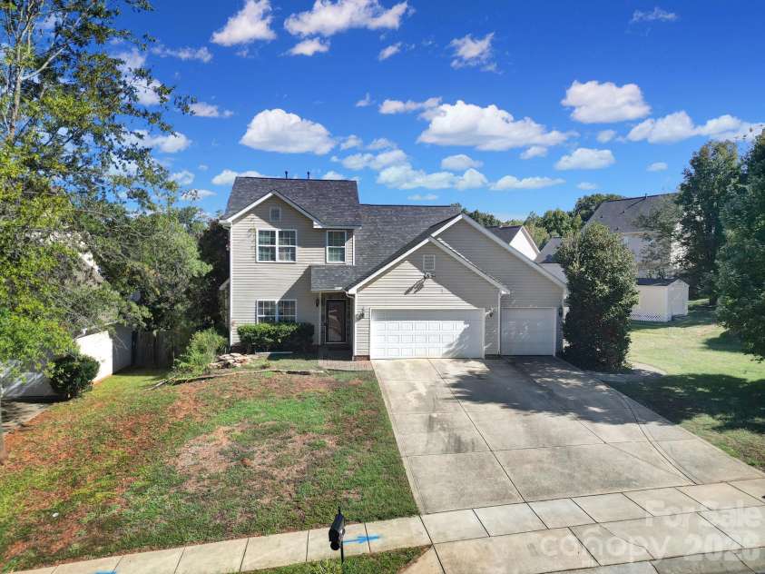 6029 Timbertop Lane, Charlotte, NC 28215.  MLS# CAR4435438, YatesRealty ID 57535. 