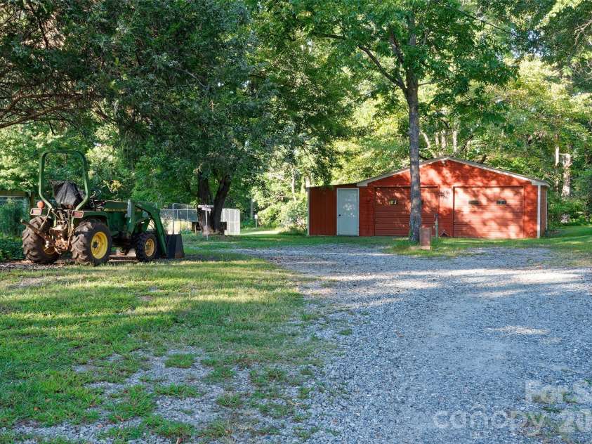 700 Trade Avenue, Landrum, SC 29356.  MLS# CAR4435821, YatesRealty ID 57539. 