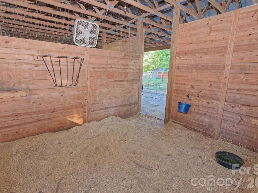 700 Trade Avenue, Landrum, SC 29356.  MLS# CAR4435821, YatesRealty ID 57539. 