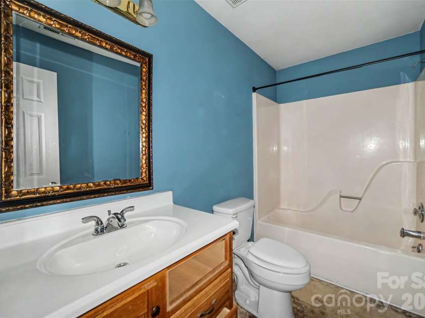 1646 Amanda Lane, Rock Hill, SC 29730.  MLS# CAR4435884, YatesRealty ID 57540. 