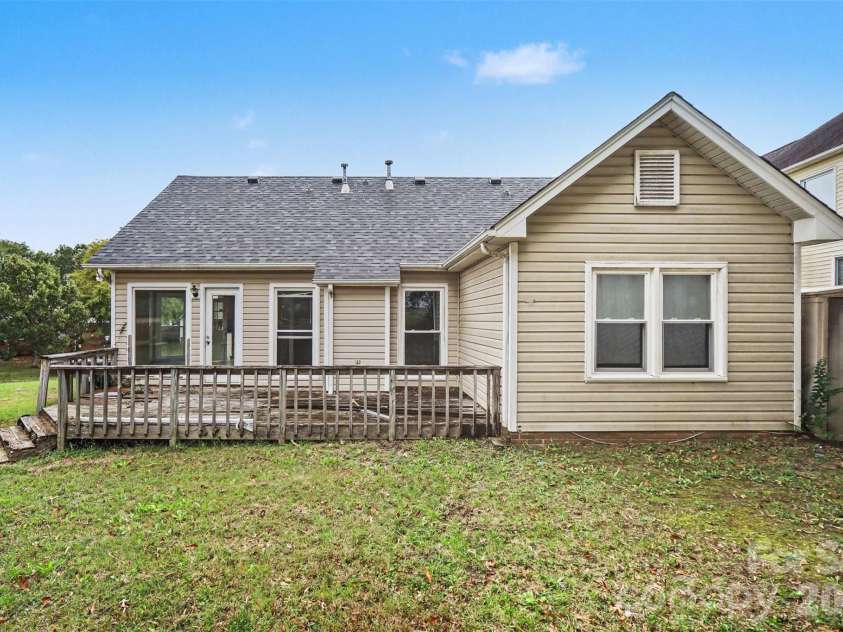 1646 Amanda Lane, Rock Hill, SC 29730.  MLS# CAR4435884, YatesRealty ID 57540. 