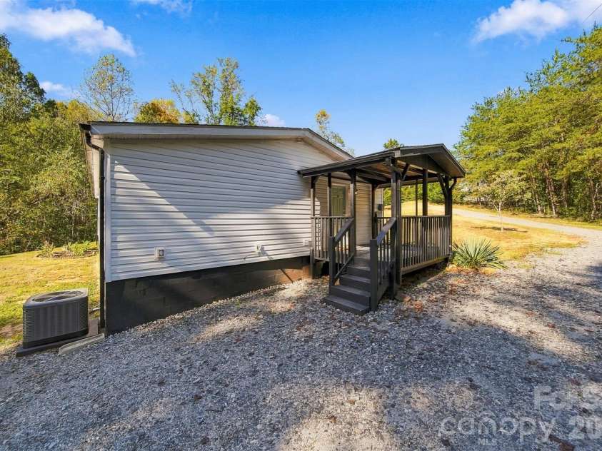 4236 Piney Road, Morganton, NC 28655.  MLS# CAR4436087, YatesRealty ID 57542. 