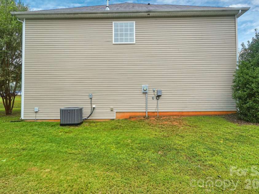 3912 Parkers Fry Street, Fort Mill, SC 29715.  MLS# CAR4435259, YatesRealty ID 57543. 