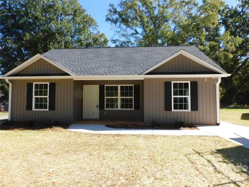 222 Mcclain Street, York, SC 29745.  MLS# CAR4377772, YatesRealty ID 57546. Front