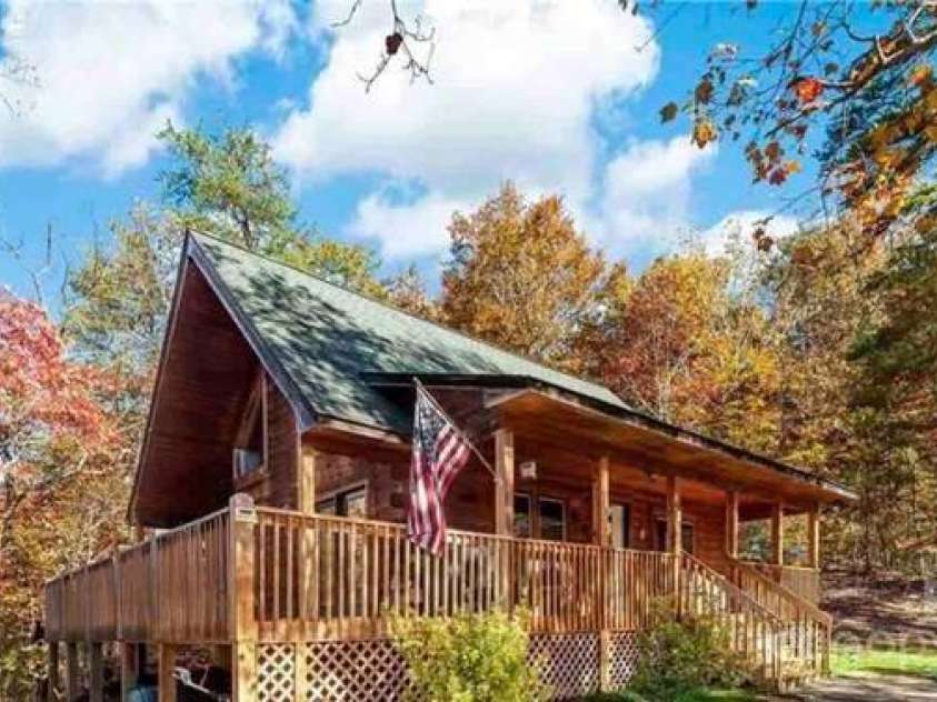 131 Mountain Ridge Drive, Lake Lure, NC 28746.  MLS# CAR4246824, YatesRealty ID 5755. 