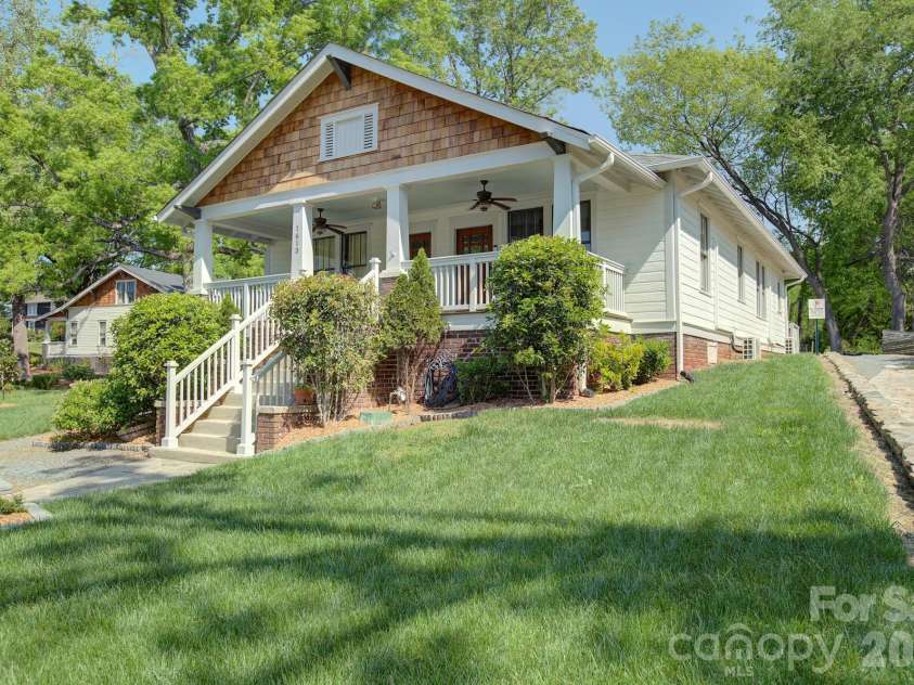 1613 Mint Street, Charlotte, NC 28203.  MLS# CAR4434644, YatesRealty ID 57551. 
