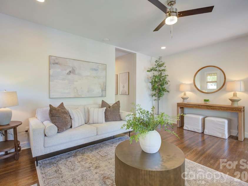 1613 Mint Street, Charlotte, NC 28203.  MLS# CAR4434644, YatesRealty ID 57551. 