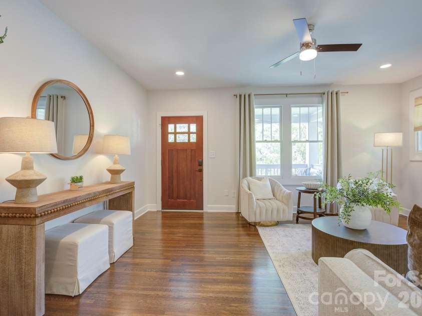 1613 Mint Street, Charlotte, NC 28203.  MLS# CAR4434644, YatesRealty ID 57551. 