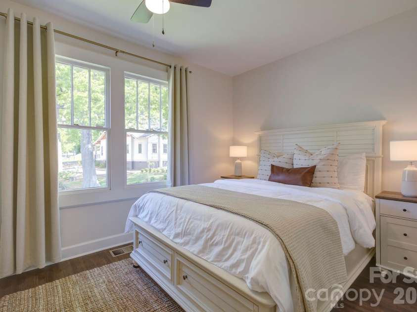 1613 Mint Street, Charlotte, NC 28203.  MLS# CAR4434644, YatesRealty ID 57551. 