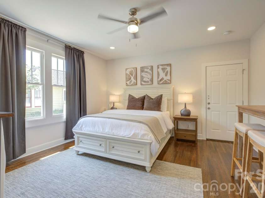 1613 Mint Street, Charlotte, NC 28203.  MLS# CAR4434644, YatesRealty ID 57551. 