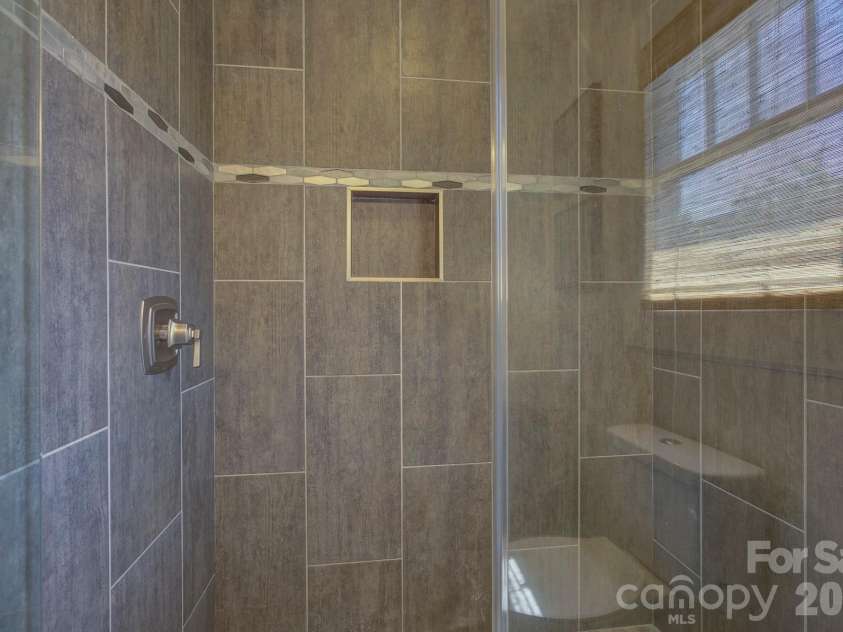 1613 Mint Street, Charlotte, NC 28203.  MLS# CAR4434644, YatesRealty ID 57551. 