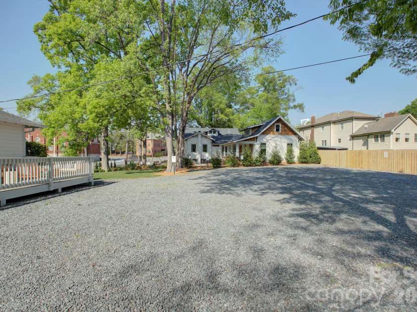1613 Mint Street, Charlotte, NC 28203.  MLS# CAR4434644, YatesRealty ID 57551. 
