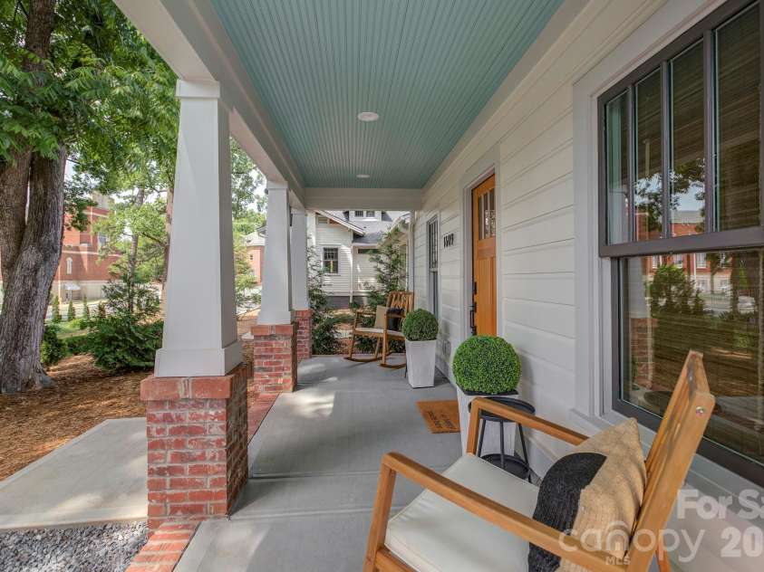 1613 Mint Street, Charlotte, NC 28203.  MLS# CAR4434644, YatesRealty ID 57551. 