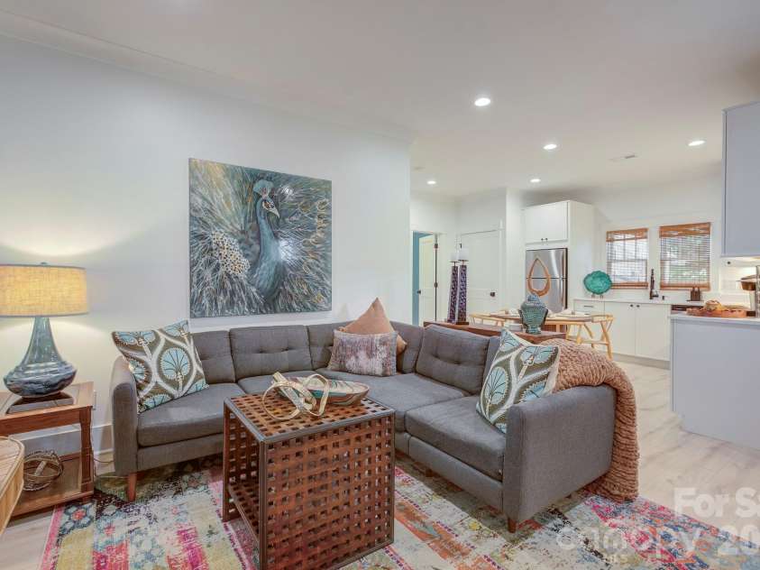 1613 Mint Street, Charlotte, NC 28203.  MLS# CAR4434644, YatesRealty ID 57551. 