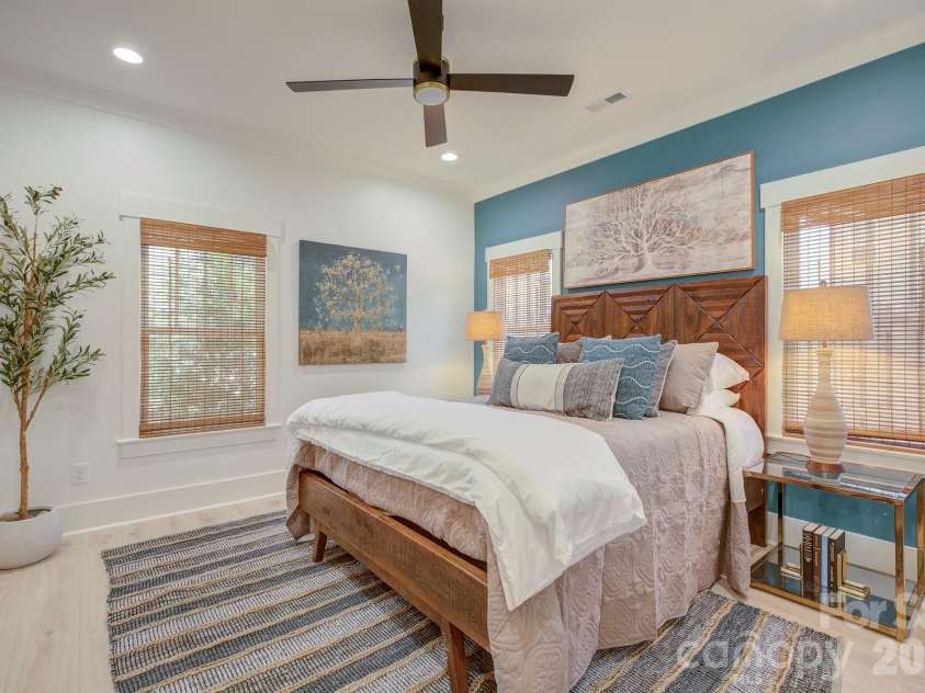 1613 Mint Street, Charlotte, NC 28203.  MLS# CAR4434644, YatesRealty ID 57551. 