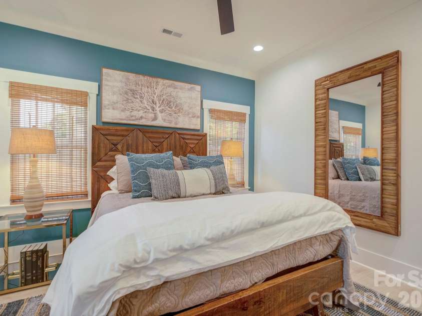 1613 Mint Street, Charlotte, NC 28203.  MLS# CAR4434644, YatesRealty ID 57551. 