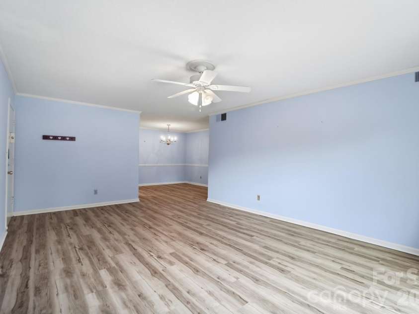 4754 Hedgemore Drive, Charlotte, NC 28209.  MLS# CAR4436121, YatesRealty ID 57557. 