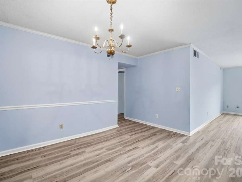 4754 Hedgemore Drive, Charlotte, NC 28209.  MLS# CAR4436121, YatesRealty ID 57557. 