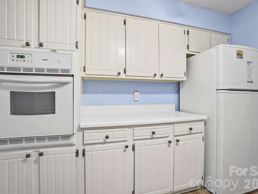 4754 Hedgemore Drive, Charlotte, NC 28209.  MLS# CAR4436121, YatesRealty ID 57557. 