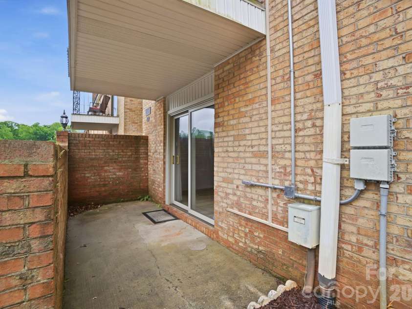 4754 Hedgemore Drive, Charlotte, NC 28209.  MLS# CAR4436121, YatesRealty ID 57557. 