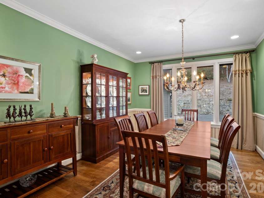 175 Overlook Drive, Flat Rock, NC 28731.  MLS# CAR4342119, YatesRealty ID 5756. 