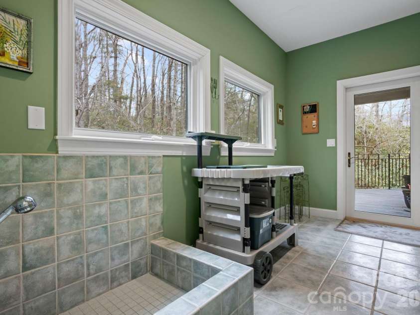 175 Overlook Drive, Flat Rock, NC 28731.  MLS# CAR4342119, YatesRealty ID 5756. 