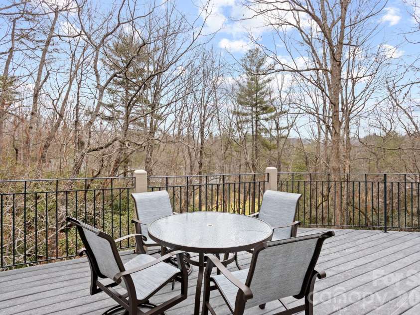 175 Overlook Drive, Flat Rock, NC 28731.  MLS# CAR4342119, YatesRealty ID 5756. 