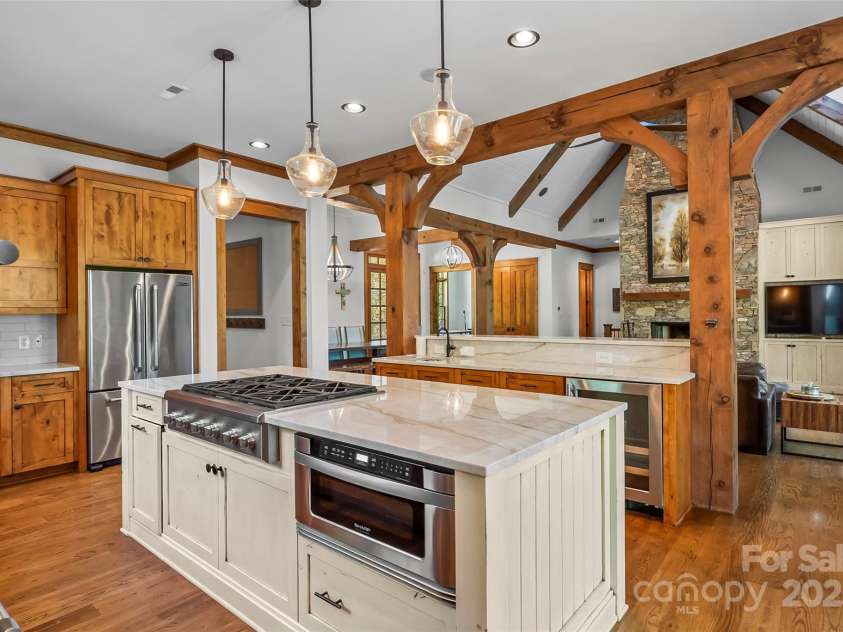 92 Gobblers Neck Drive, Nebo, NC 28761.  MLS# CAR4245641, YatesRealty ID 5756. 