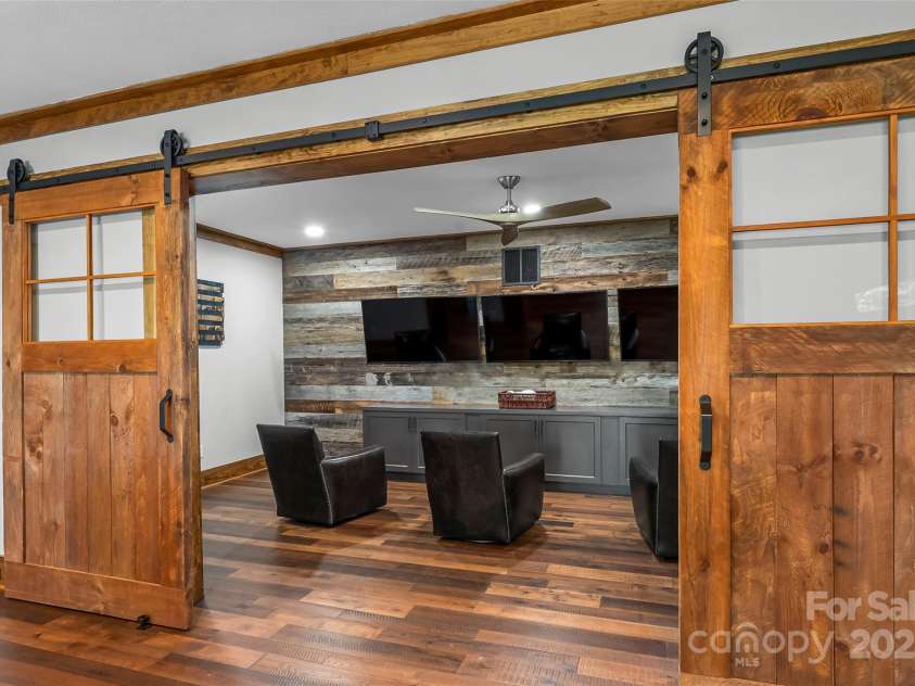 92 Gobblers Neck Drive, Nebo, NC 28761.  MLS# CAR4245641, YatesRealty ID 5756. 