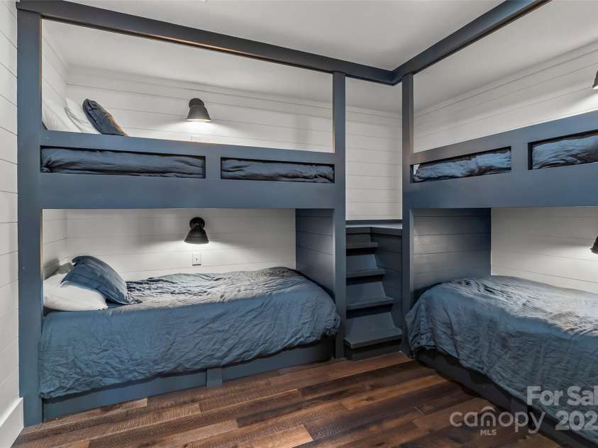 92 Gobblers Neck Drive, Nebo, NC 28761.  MLS# CAR4245641, YatesRealty ID 5756. 