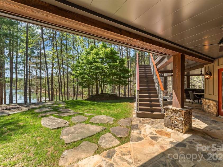 92 Gobblers Neck Drive, Nebo, NC 28761.  MLS# CAR4245641, YatesRealty ID 5756. 