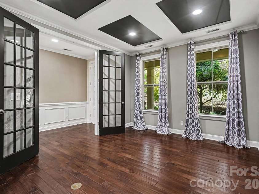 12609 Burr Oak Lane, Charlotte, NC 28278.  MLS# CAR4434633, YatesRealty ID 57561. 