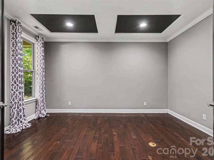 12609 Burr Oak Lane, Charlotte, NC 28278.  MLS# CAR4434633, YatesRealty ID 57561. 