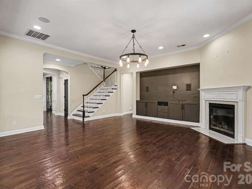 12609 Burr Oak Lane, Charlotte, NC 28278.  MLS# CAR4434633, YatesRealty ID 57561. 