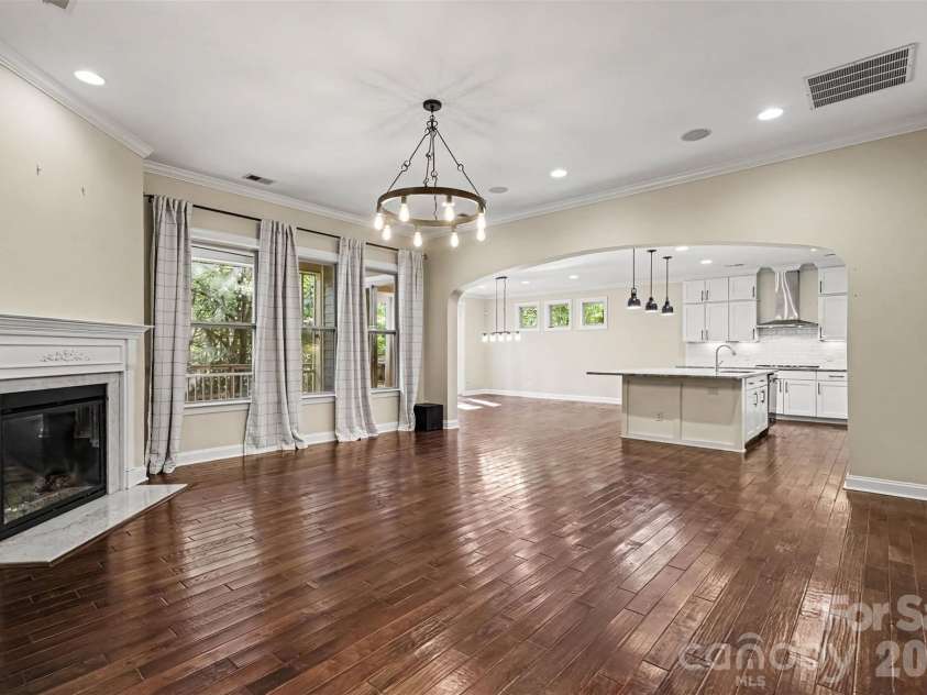 12609 Burr Oak Lane, Charlotte, NC 28278.  MLS# CAR4434633, YatesRealty ID 57561. 