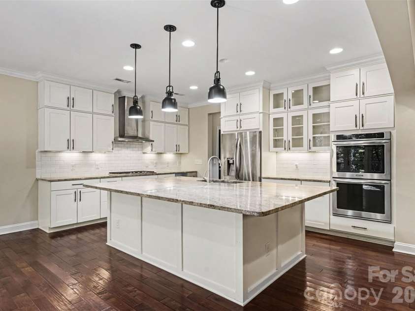 12609 Burr Oak Lane, Charlotte, NC 28278.  MLS# CAR4434633, YatesRealty ID 57561. 