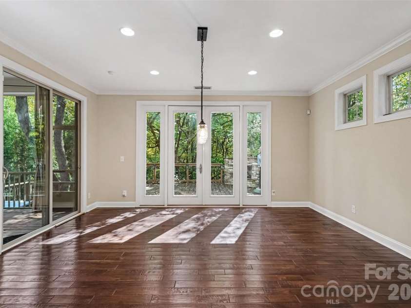 12609 Burr Oak Lane, Charlotte, NC 28278.  MLS# CAR4434633, YatesRealty ID 57561. 