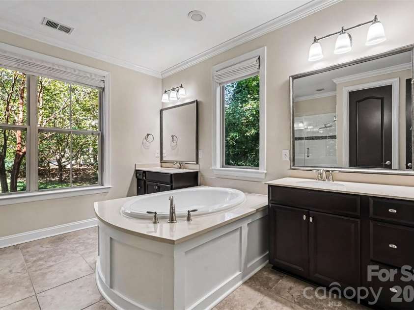 12609 Burr Oak Lane, Charlotte, NC 28278.  MLS# CAR4434633, YatesRealty ID 57561. 
