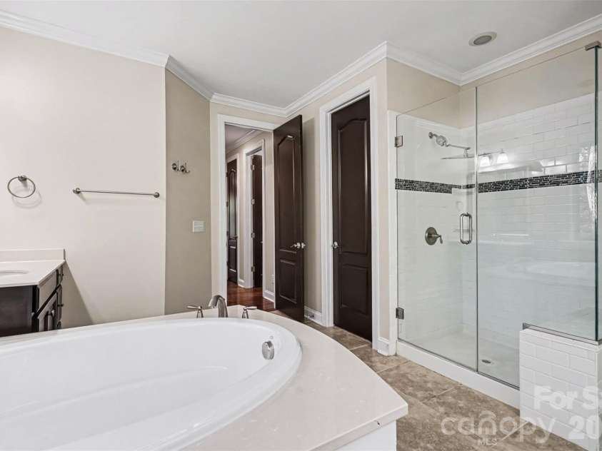 12609 Burr Oak Lane, Charlotte, NC 28278.  MLS# CAR4434633, YatesRealty ID 57561. 