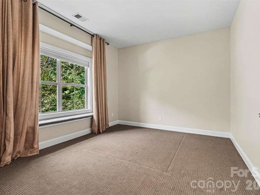 12609 Burr Oak Lane, Charlotte, NC 28278.  MLS# CAR4434633, YatesRealty ID 57561. 