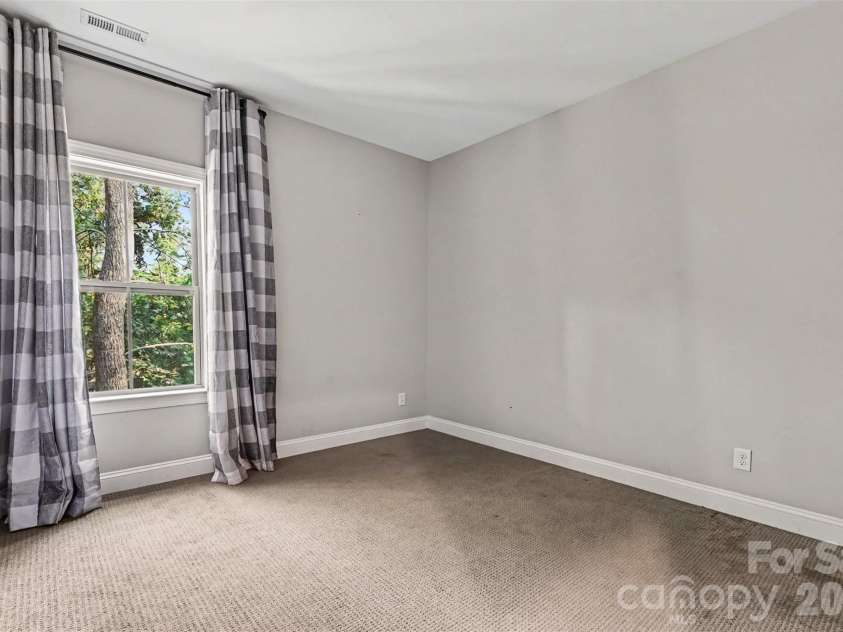 12609 Burr Oak Lane, Charlotte, NC 28278.  MLS# CAR4434633, YatesRealty ID 57561. 