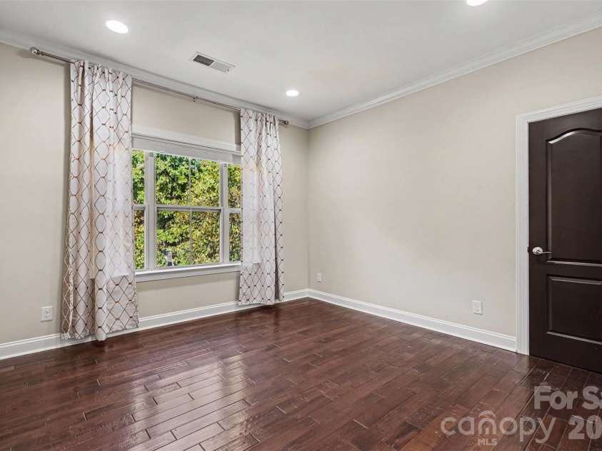 12609 Burr Oak Lane, Charlotte, NC 28278.  MLS# CAR4434633, YatesRealty ID 57561. 