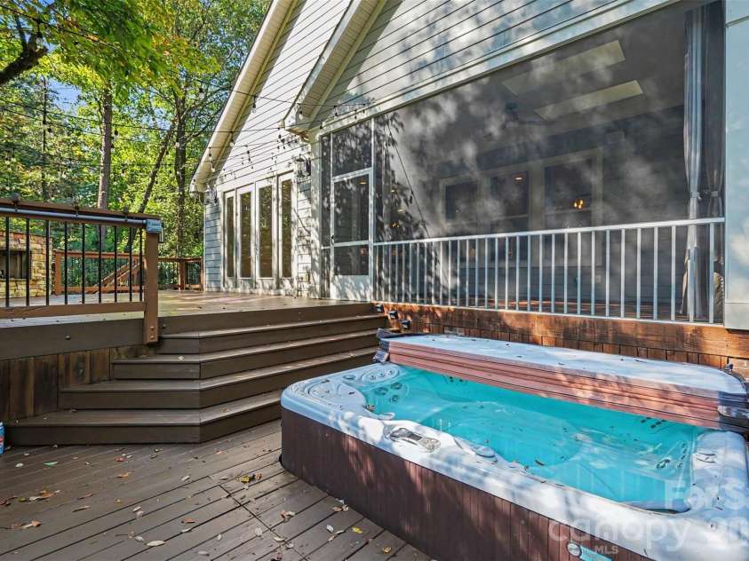 12609 Burr Oak Lane, Charlotte, NC 28278.  MLS# CAR4434633, YatesRealty ID 57561. 