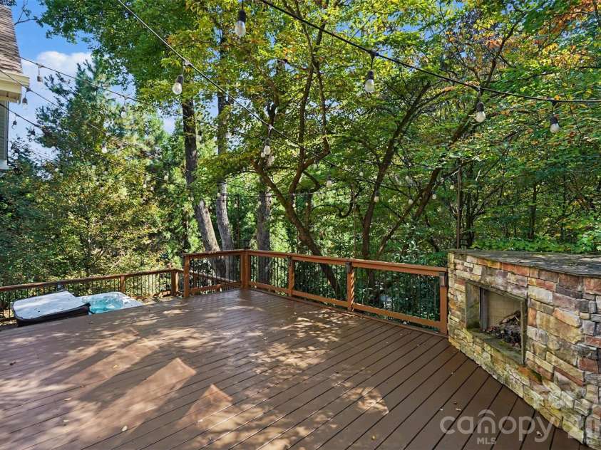 12609 Burr Oak Lane, Charlotte, NC 28278.  MLS# CAR4434633, YatesRealty ID 57561. 