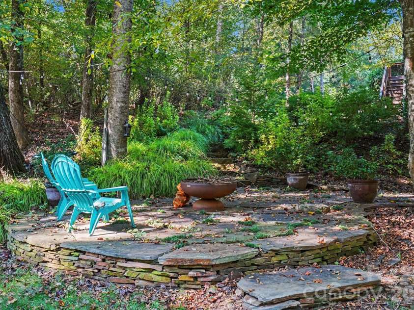 12609 Burr Oak Lane, Charlotte, NC 28278.  MLS# CAR4434633, YatesRealty ID 57561. 