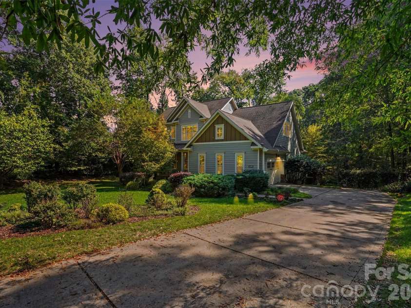 12609 Burr Oak Lane, Charlotte, NC 28278.  MLS# CAR4434633, YatesRealty ID 57561. 