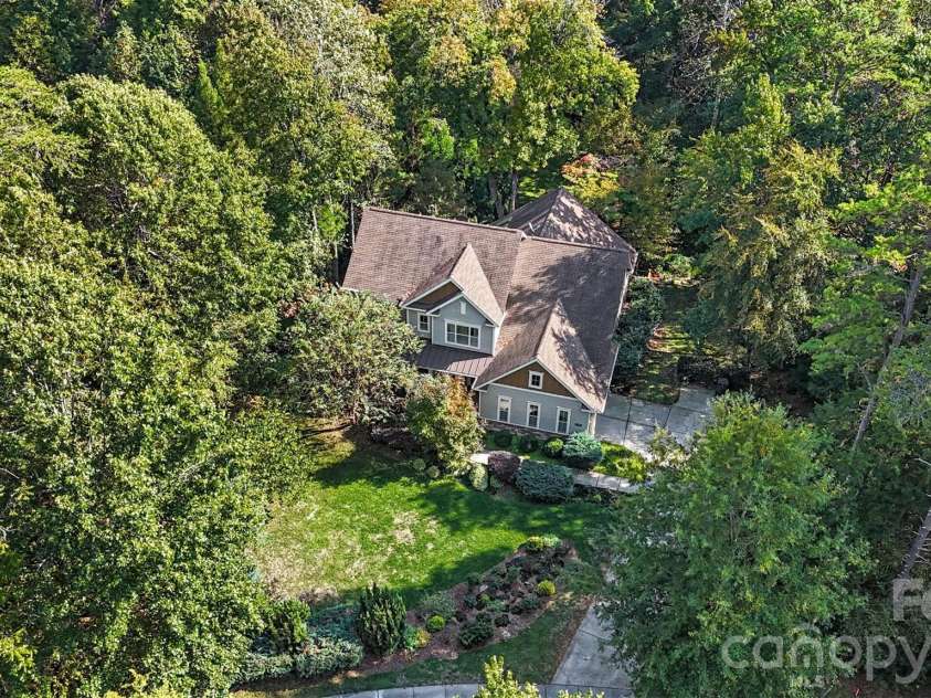12609 Burr Oak Lane, Charlotte, NC 28278.  MLS# CAR4434633, YatesRealty ID 57561. 