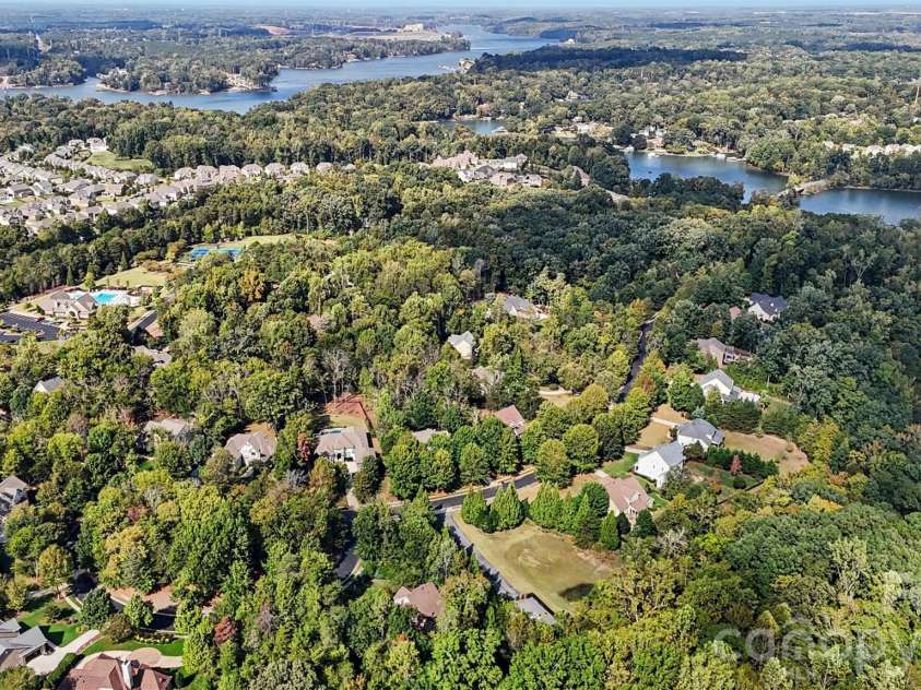 12609 Burr Oak Lane, Charlotte, NC 28278.  MLS# CAR4434633, YatesRealty ID 57561. 