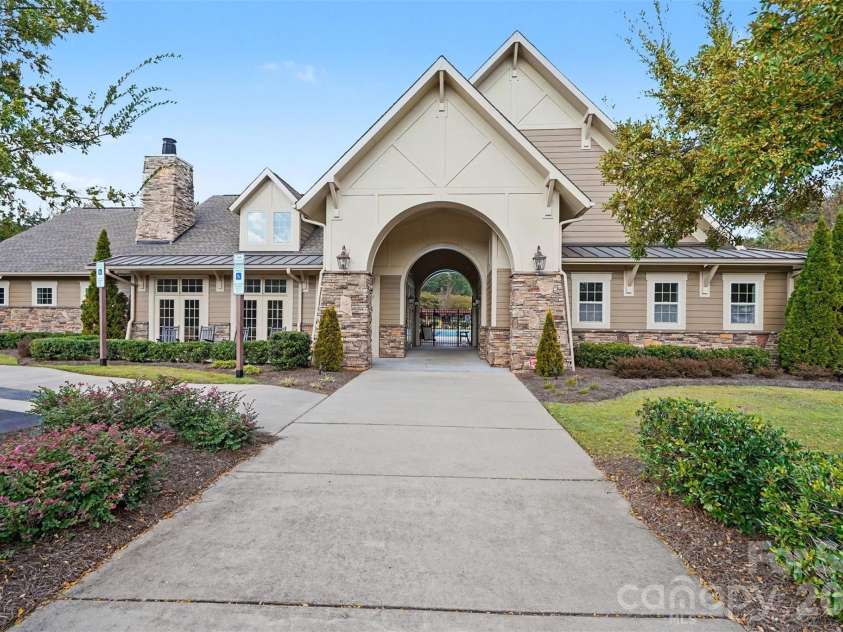 12609 Burr Oak Lane, Charlotte, NC 28278.  MLS# CAR4434633, YatesRealty ID 57561. 